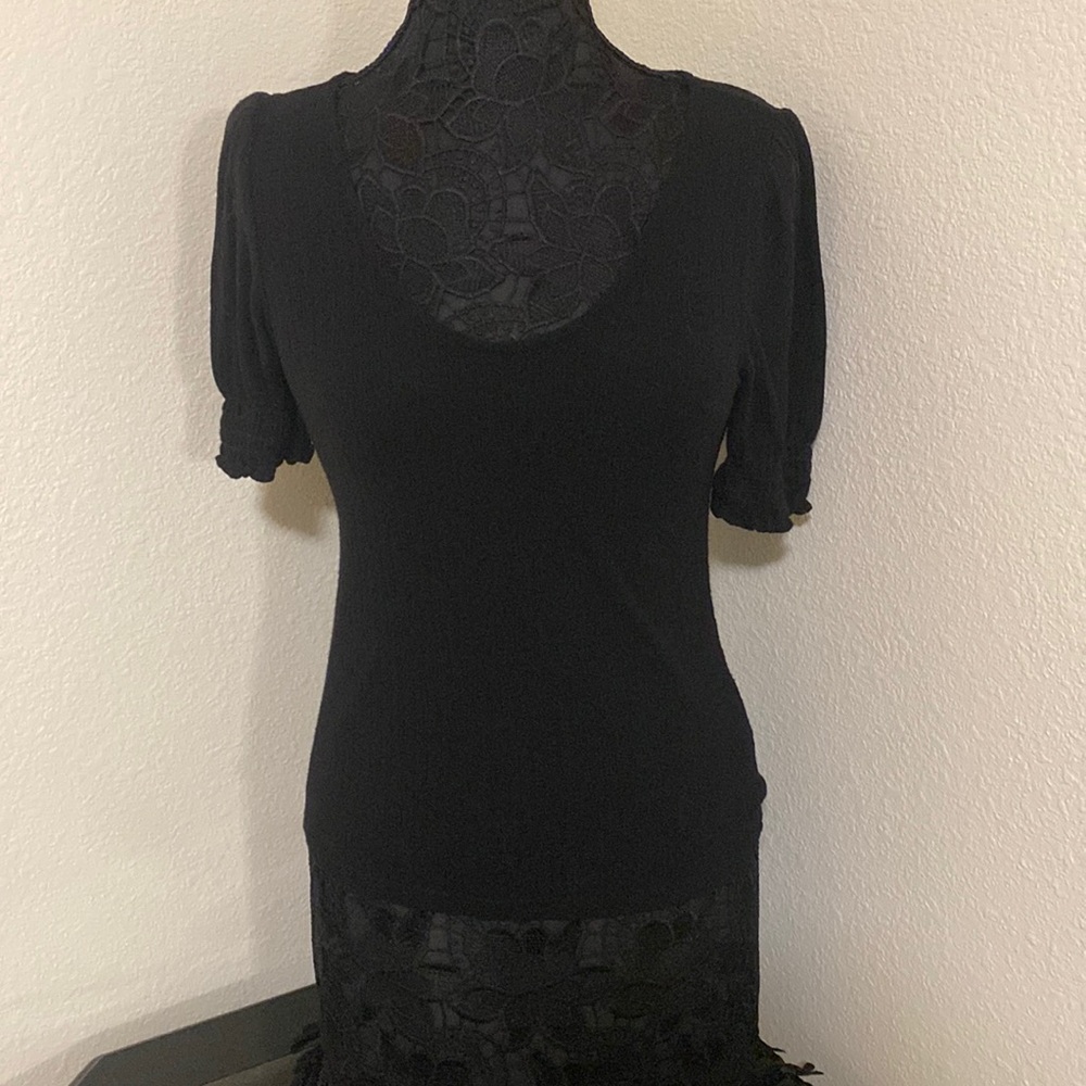 Cute stretchy black top